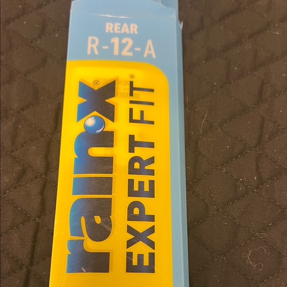 Expert Fit Front and Rear Windshield Wiper Blade - Black - Picture 2 of 3